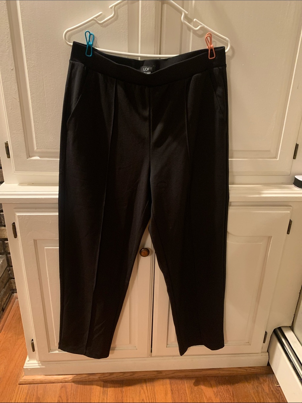 LOFT Black Cropped Pleated Ankle Pants Medium NWT